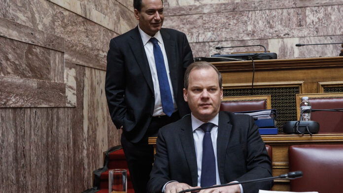 «Είμαι απόλυτα πεπεισμένος για την αθωότητά μου» διαμηνύει ο Κώστας Αχ. Καραμανλής για τη διαβίβαση της δικογραφίας για τα Τέμπη στη Βουλή