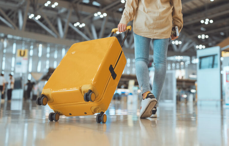 Αύξηση στις διεθνείς αεροπορικές αφίξεις και τις εισπράξεις του τουρισμού στην Ελλάδα το πρώτο τρίμηνο του 2025