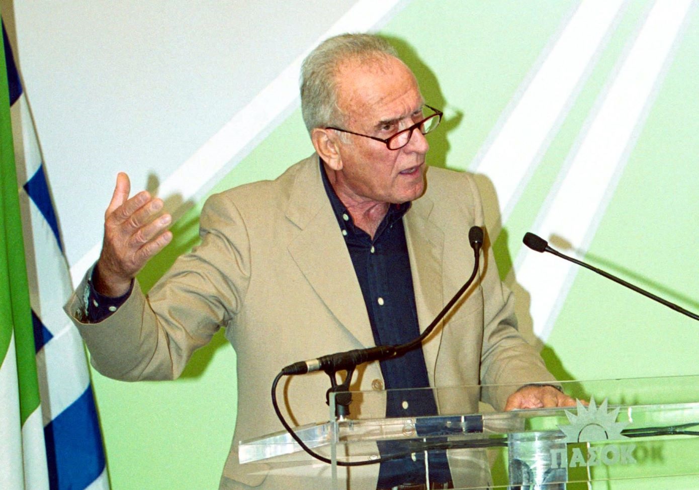 Το ΠΑΣΟΚ αποχαιρετά τον Χρήστο Ροκόφυλλο: Υπηρέτησε με αφοσίωση και σθένος τον ελληνικό λαό και το εθνικό συμφέρον