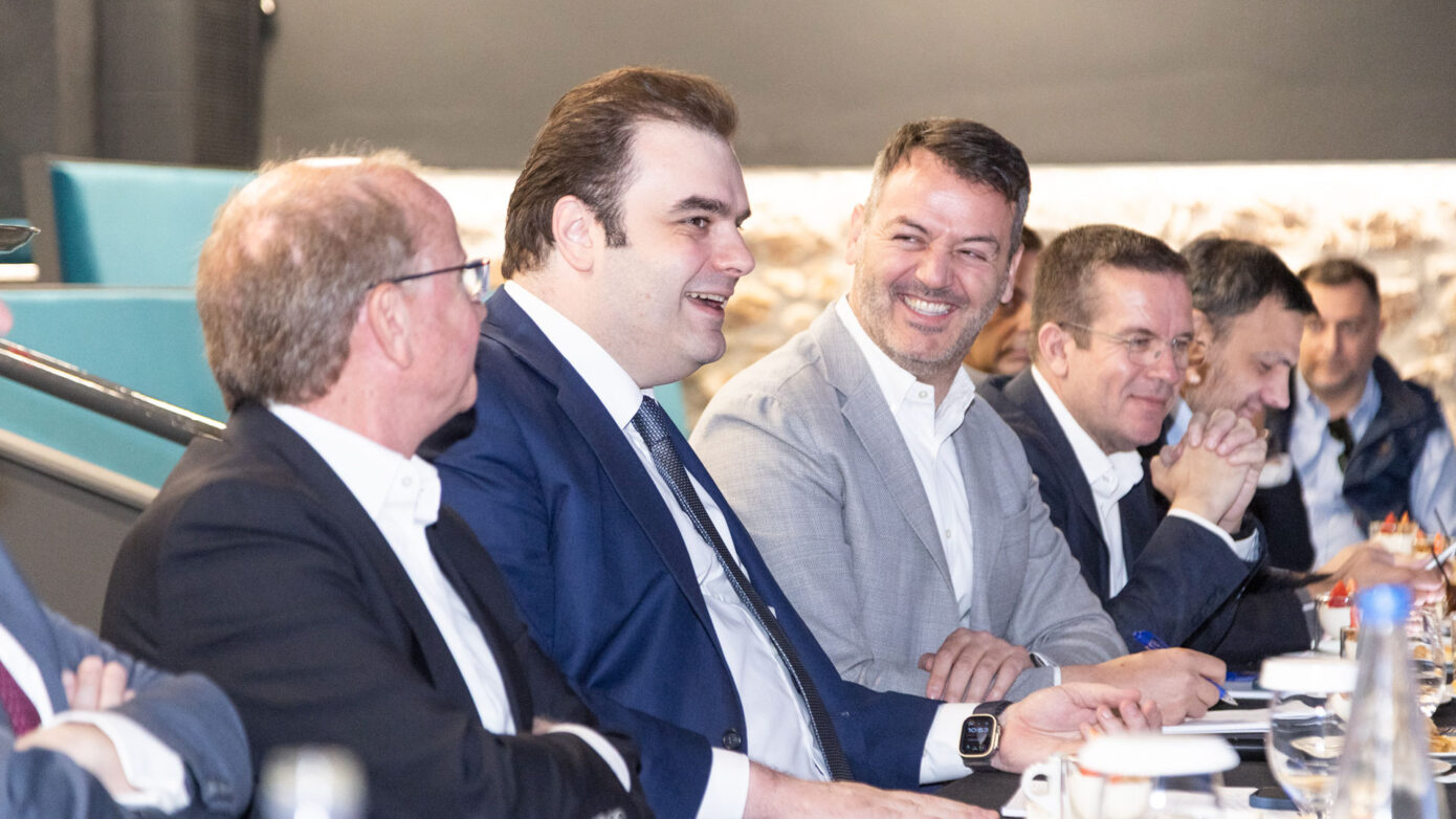 Ο Κυριάκος Πιερρακάκης πρωταγωνιστεί στα Πρωινά του ΣΕΛΠΕ – Συγκέντρωσε περισσότερους από 40 κορυφαίους CEO’s της λιανικής