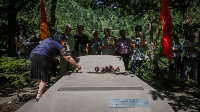 20 χρόνια από την απώλεια του Χαρίλαου Φλωράκη – Κουτσούμπας: «Οι ζευγάδες φεύγουν, μα η σπορά αντέχει»