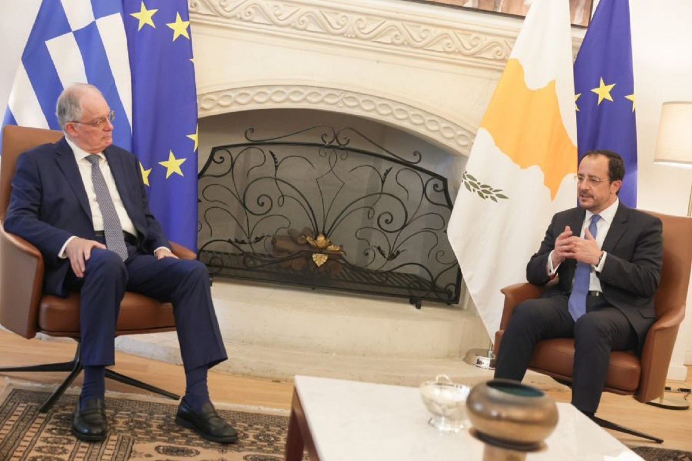 Συνάντηση Τασούλα – Χριστοδουλίδη στην Κύπρο – «Δεσμευόμαστε για κάθε εφικτή προσπάθεια επίλυσης του Κυπριακού»