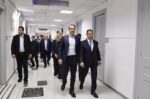 Κυριάκος Μητσοτάκης και Άδωνις Γεωργιάδης επισκέφθηκαν τον «Ευαγγελισμό» – Αποκαλύφθηκε το νέο «βραχιολάκι» στα Επείγοντα
