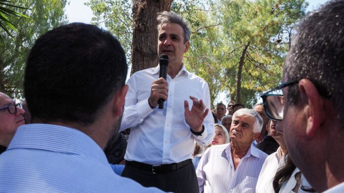 Μητσοτάκης από την Ερέτρια: Δεσμεύομαι καθημερινά να αγωνιζόμαστε για να βελτιώσουμε τη ζωή σας