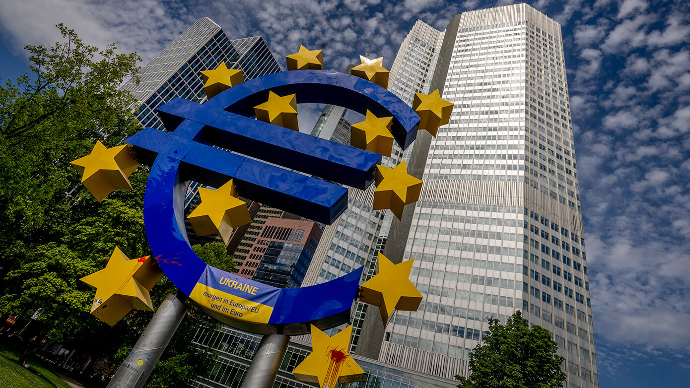 Στο 2,2% σκαρφάλωσε ο πληθωρισμός τον Απρίλιο στην ευρωζώνη – Η προκαταρκτική εκτίμηση της Eurostat