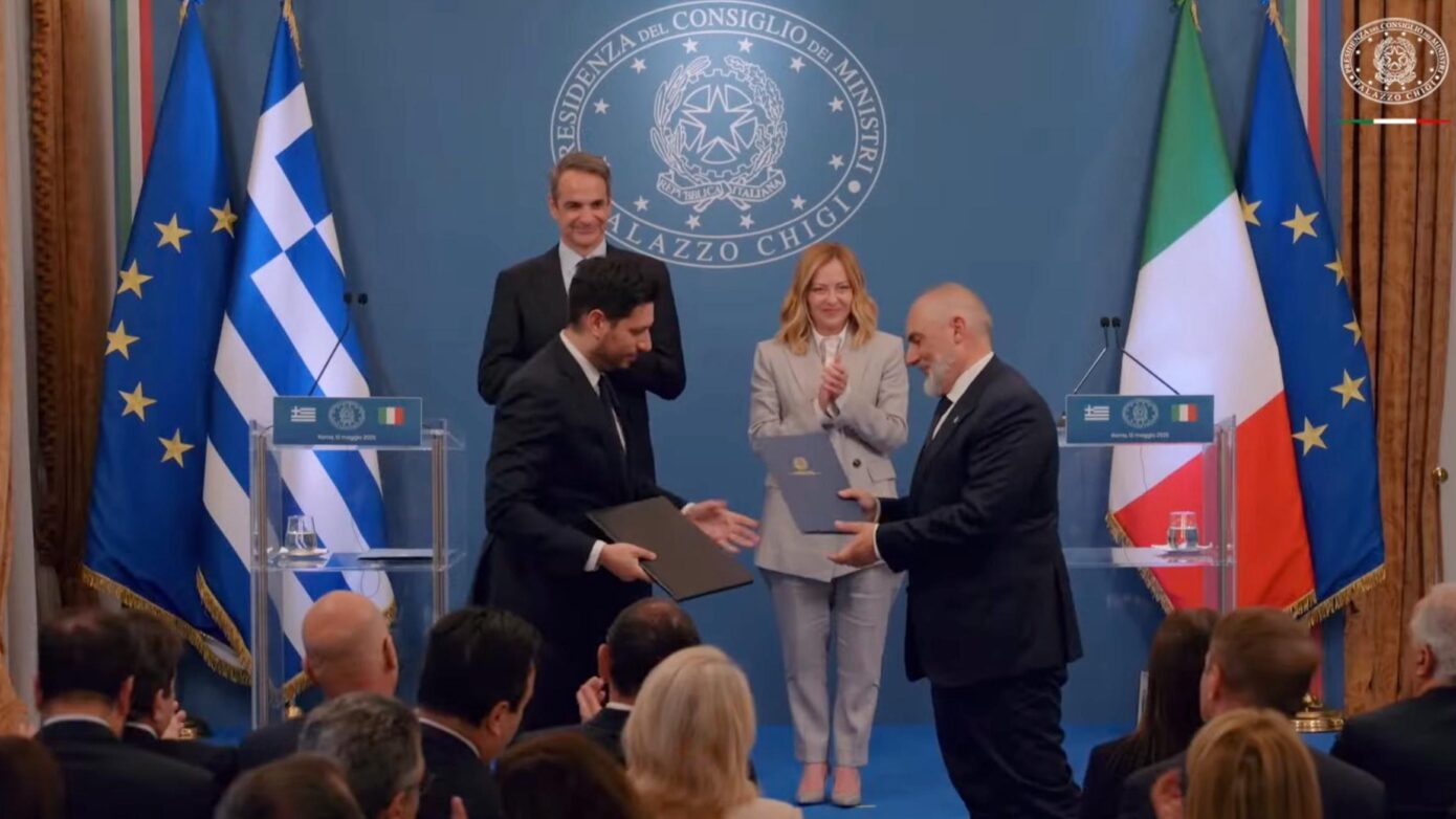 Η ιστορική συμφωνία της Ρώμης – Τριακόσια εξήντα εκατ. ευρώ “ποντάρουν” οι Ιταλοί στον Ελληνικό σιδηρόδρομο