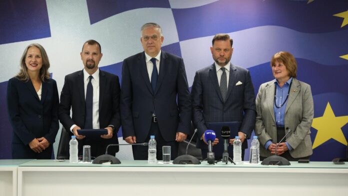 Υπογραφή Μνημονίου Συνεργασίας μεταξύ Θριάσιου Εμπορευματικού Κέντρου και ONEX στο Υπουργείο Ανάπτυξης