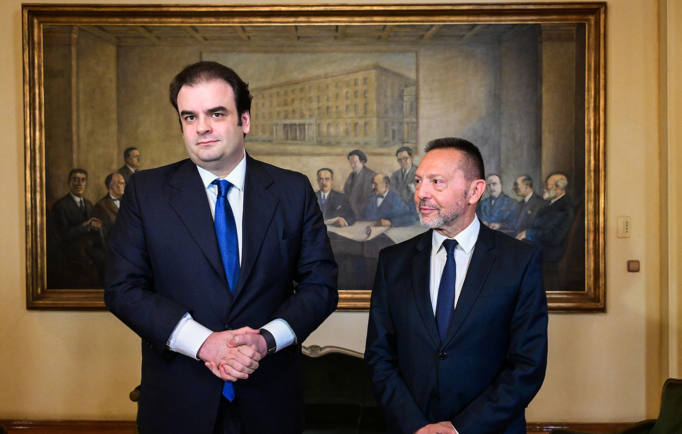 Σύσκεψη Πιερρακάκη – Στουρνάρα: Ισχυρή επικύρωση της ελληνικής οικονομίας η συμφωνία UniCredit – Alpha Bank