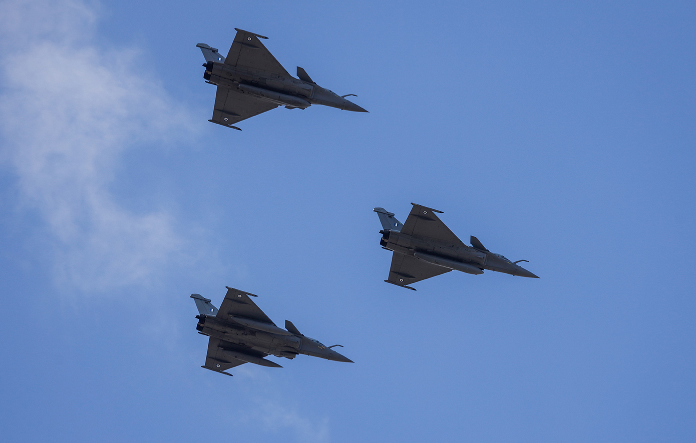 «Απόρρητοι» οι κωδικοί των Rafale: Τι σημαίνει για την Ελλάδα η άρνηση της Γαλλίας να παραδώσει τα «κλειδιά» των μαχητικών στην Ινδία