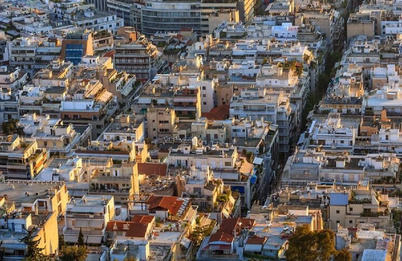 Το επαναστατικό σχέδιο της κυβέρνησης για την κρίση στέγασης – Αντιπαροχή τα ακίνητα του Δημοσίου για κοινωνική κατοικία