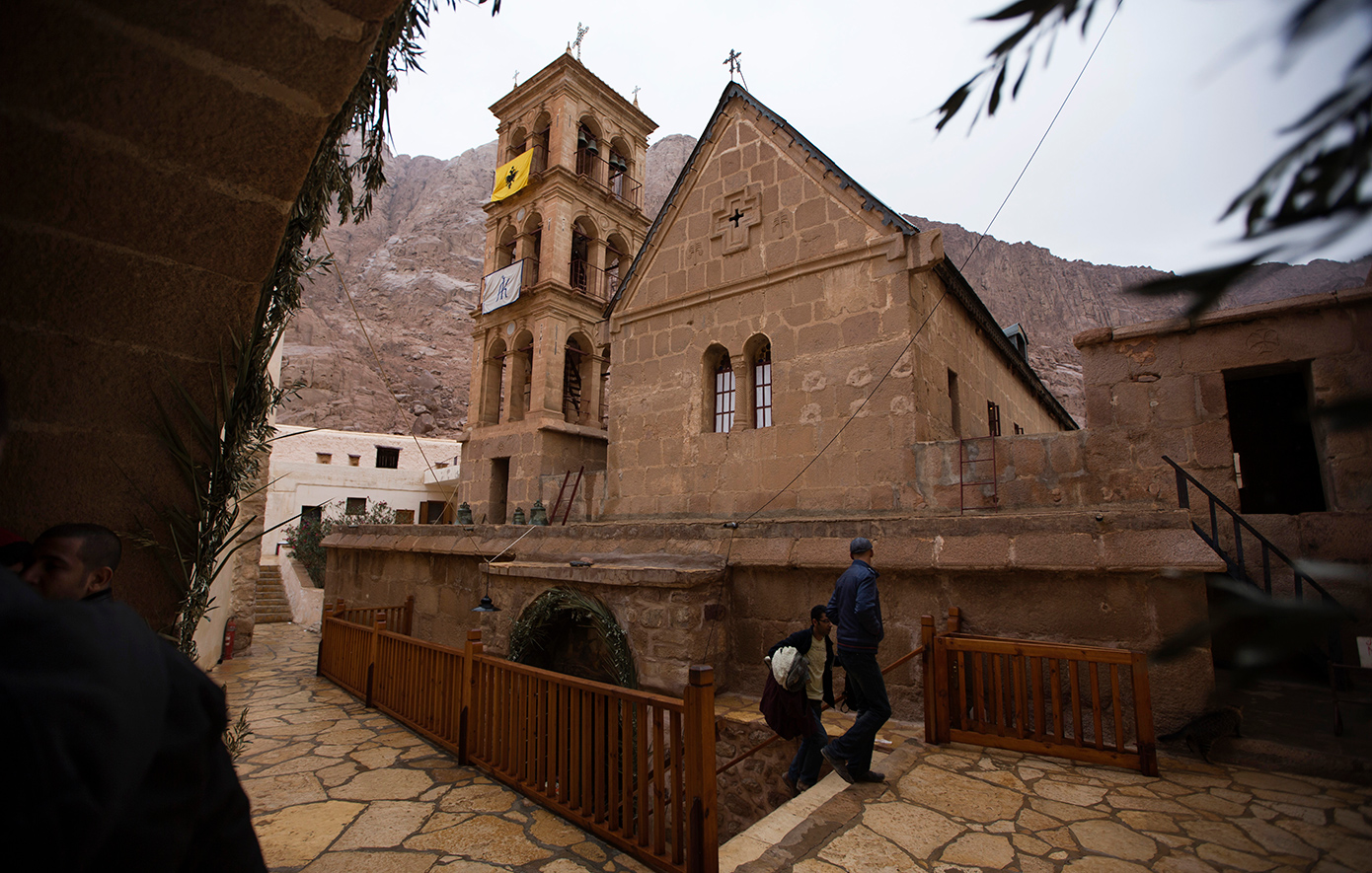 Στάση αναμονής από την Αθήνα για τη Μονή Σινά: «Προτεραιότητα η διαφύλαξη του ιστορικού και ελληνορθόδοξου χαρακτήρα της»