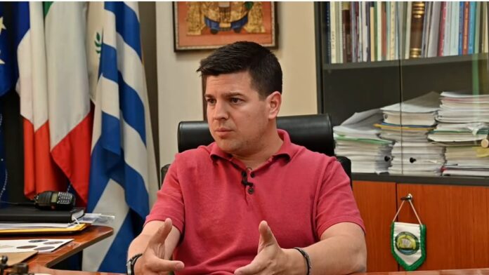 Δήμος Σαρωνικού-Παπαχρήστου: «Χαρίσαμε νέα πνοή στην ιστορική πλατεία Καλυβίων»