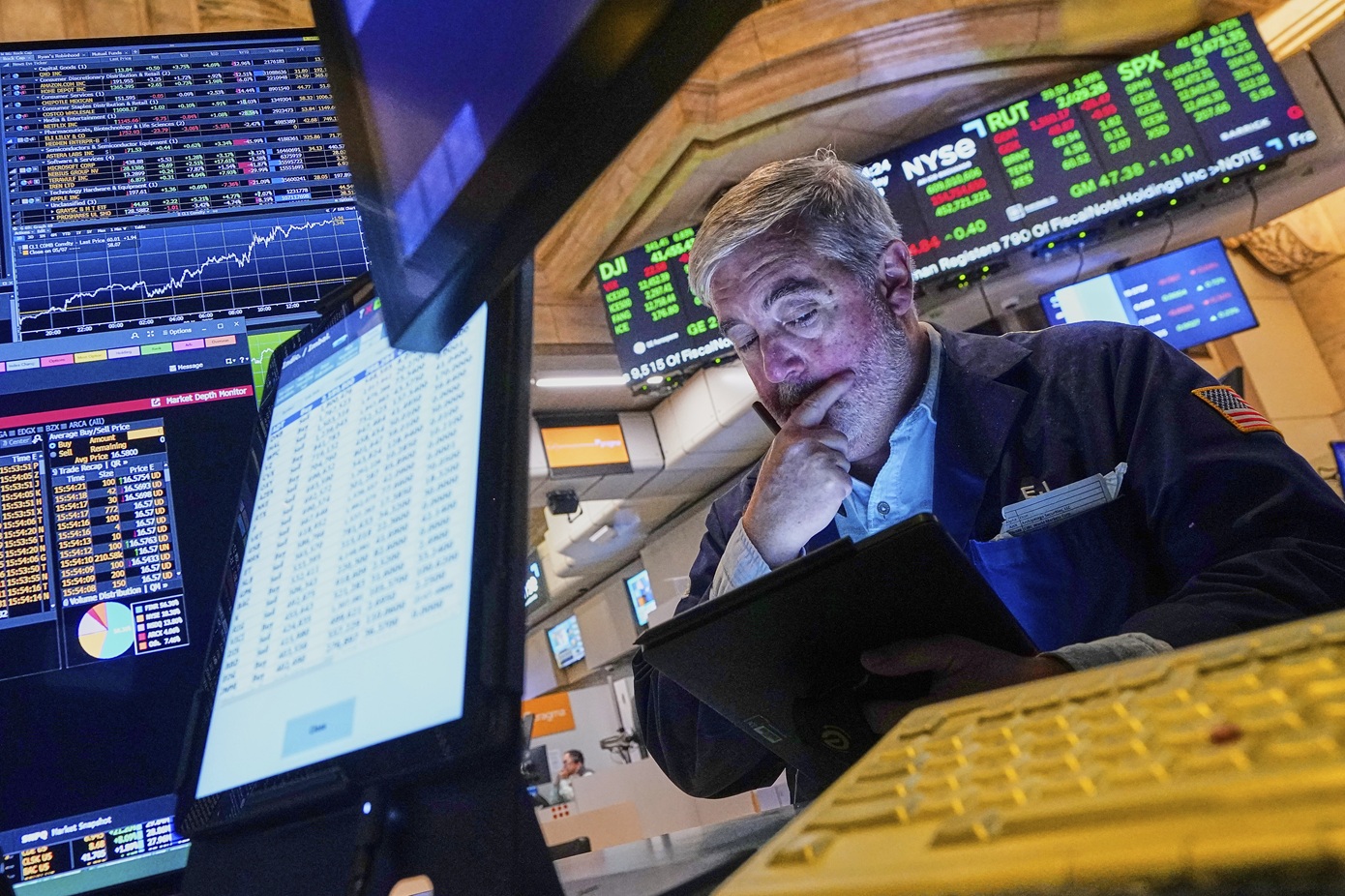 Βουτιά στη Wall Street από την απειλή Τραμπ για νέους δασμούς στην Ε.Ε.