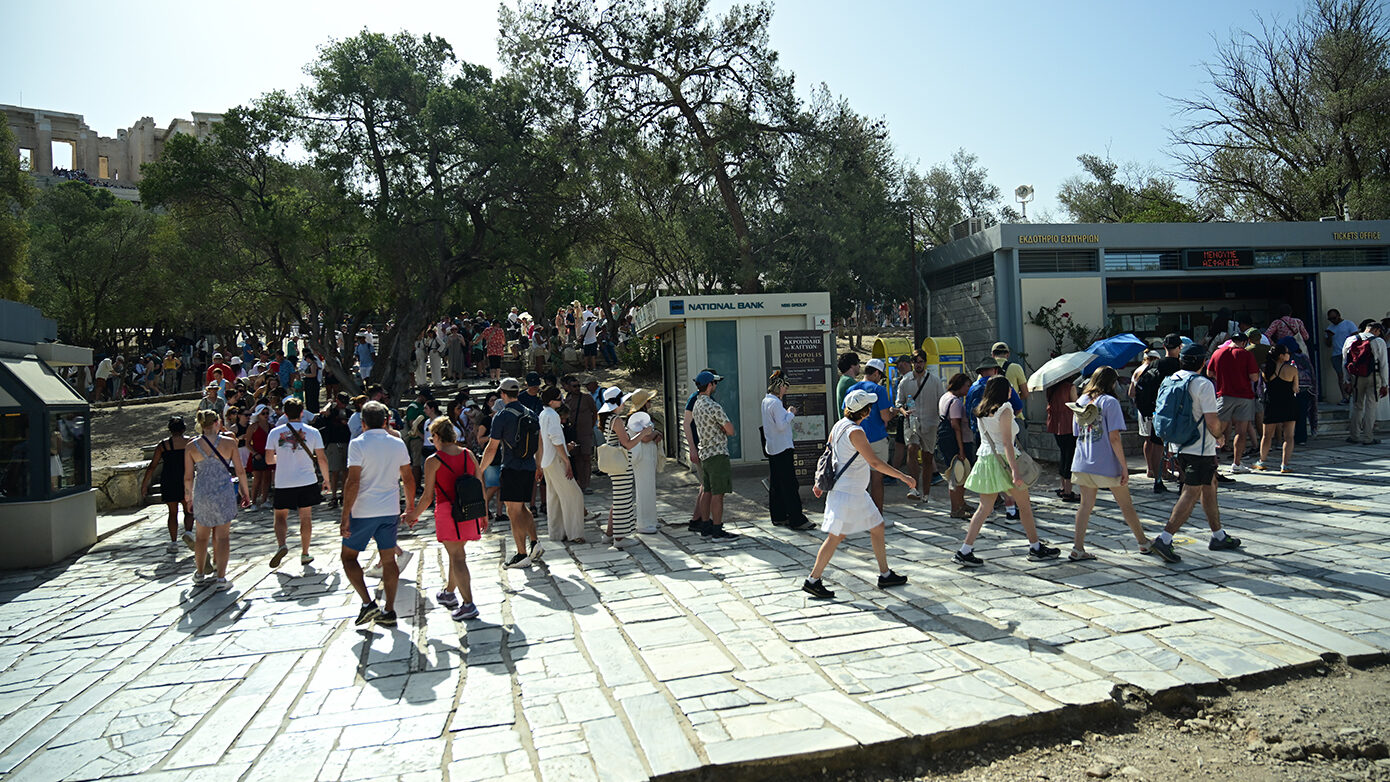 Η Ελλάδα παραμένει κορυφαίος προορισμός των Γερμανών για διακοπές και το 2025