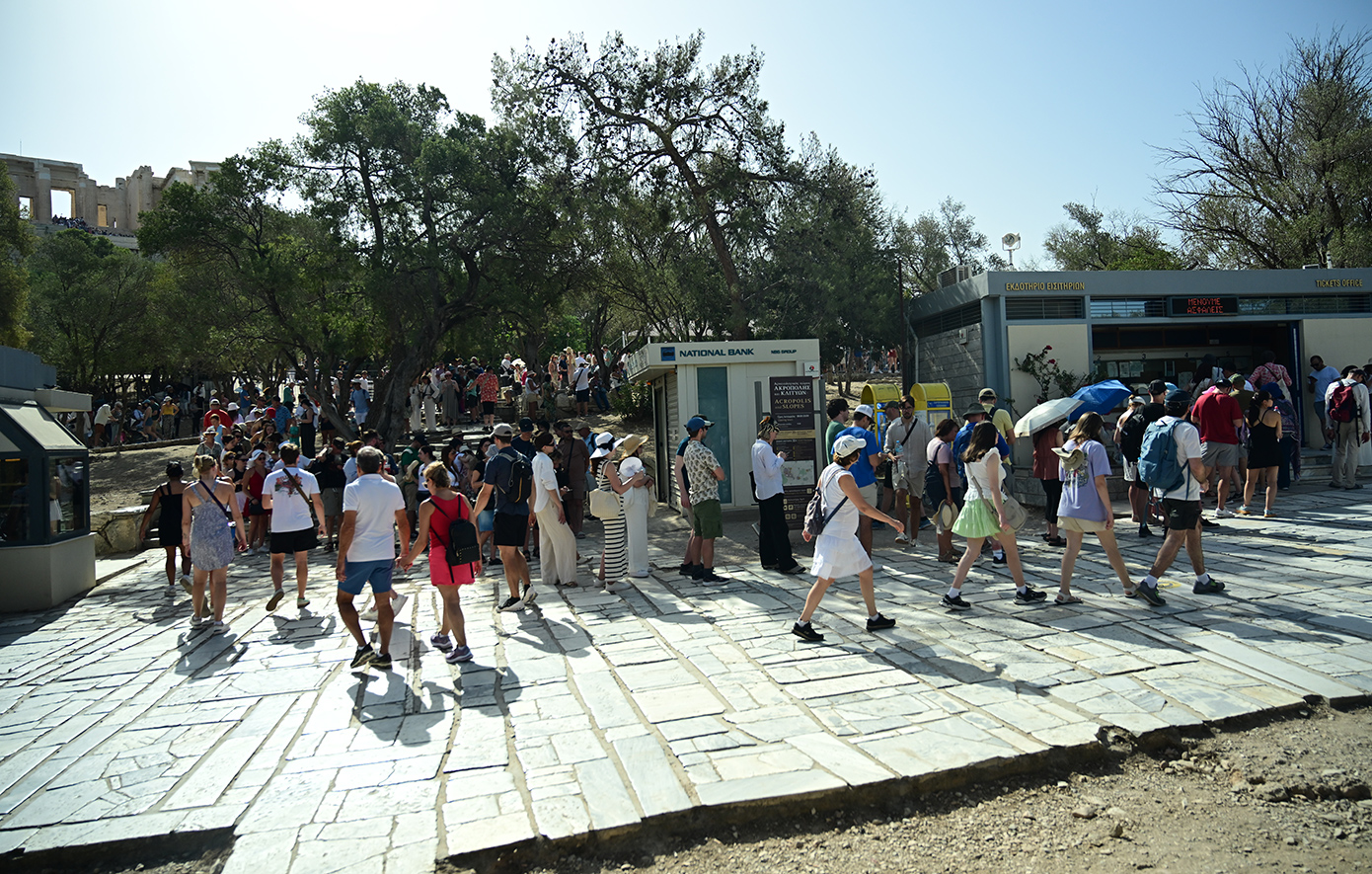 Η Ελλάδα παραμένει κορυφαίος προορισμός των Γερμανών για διακοπές και το 2025