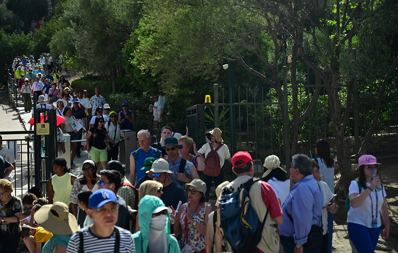 ΤτΕ: Εκτοξεύθηκε κατά 5,4% η τουριστική κίνηση στο πρώτο τρίμηνο 2025