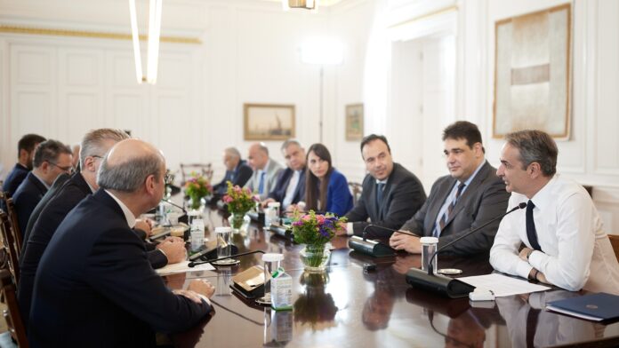 Αυστηρή κυβερνητική στάση για την προστασία των πανεπιστημίων