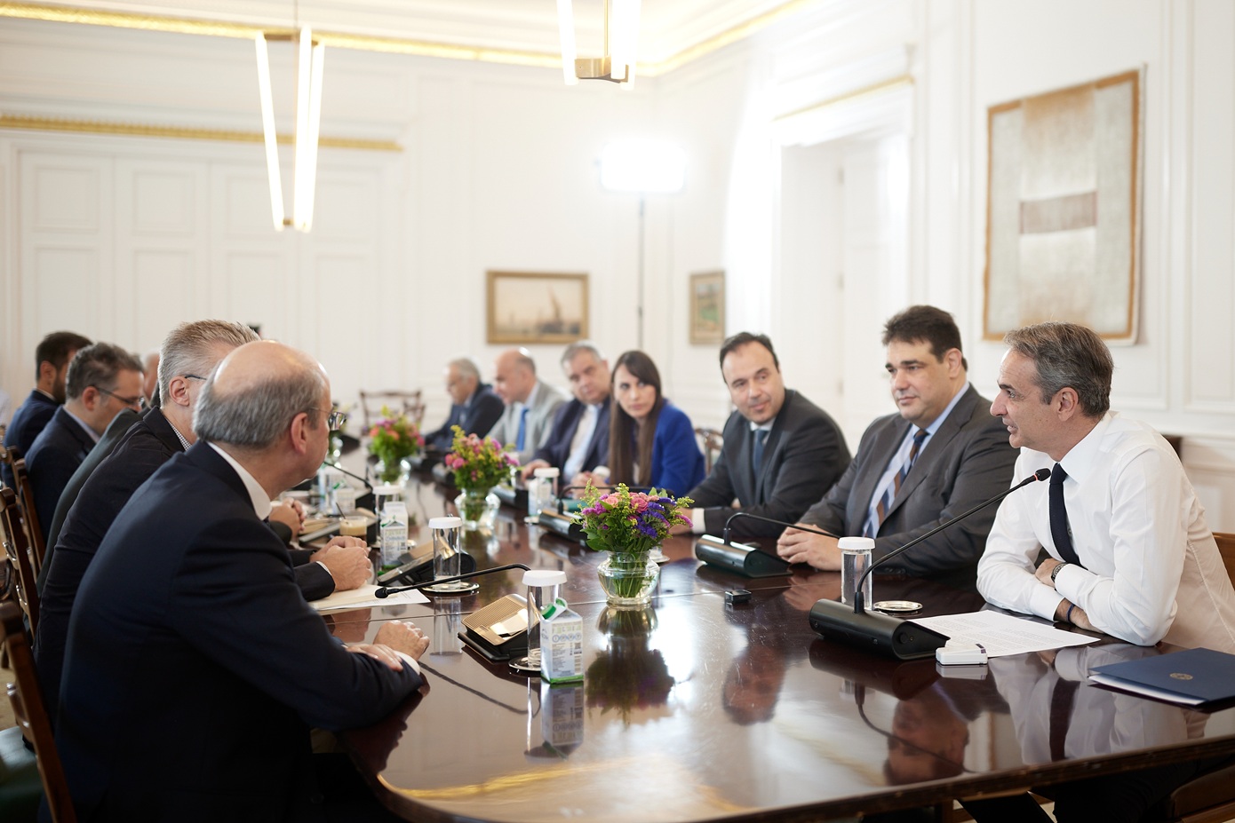 Αυστηρή κυβερνητική στάση για την προστασία των πανεπιστημίων