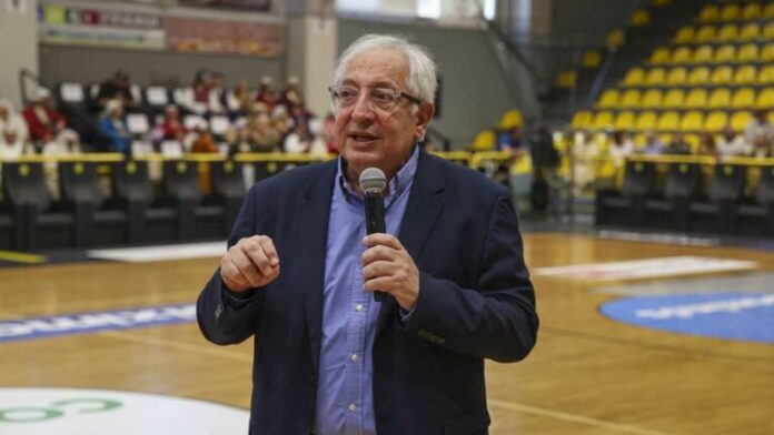 Ο Θ. Αμπατζόγλου λάμπρυνε το παραδοσιακό χορευτικό αντάμωμα του Δ. Αμαρουσίου