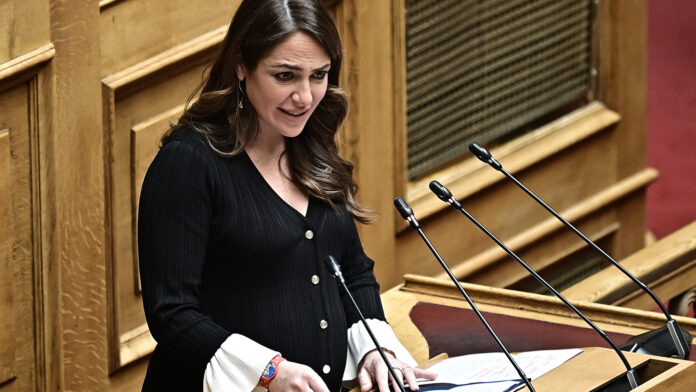 Δόμνα Μιχαηλίδου: Ανανεώνουμε τις συμβάσεις προσωπικού για τη στήριξη των προνοιακών δομών