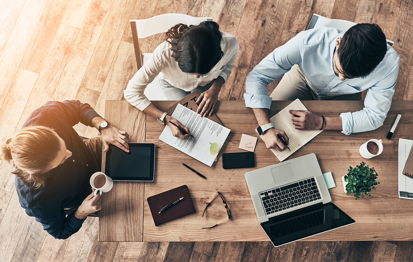 Ανατροπή στη σύγχρονη εργασιακή κουλτούρα: Οι νέοι εργαζόμενοι προτιμούν την φυσική παρουσία στο γραφείο