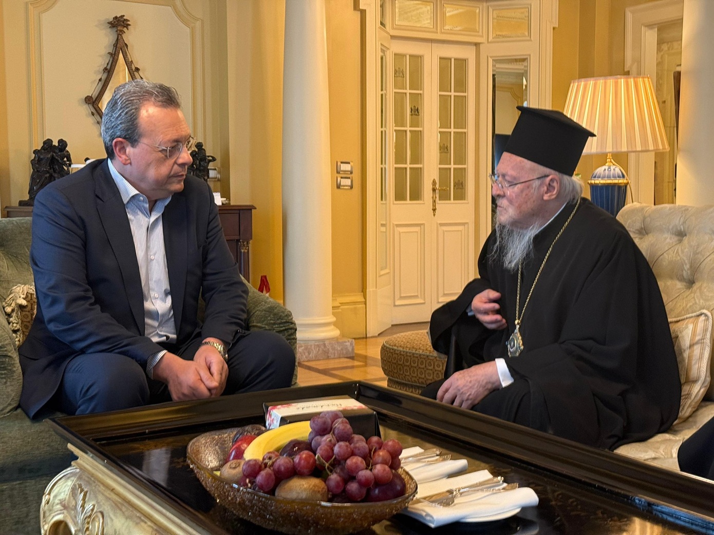 Ο Σωκράτης Φάμελλος σε κατ’ ιδίαν συνάντηση με τον Οικουμενικό Πατριάρχη Βαρθολομαίο – Τι αποκάλυψαν