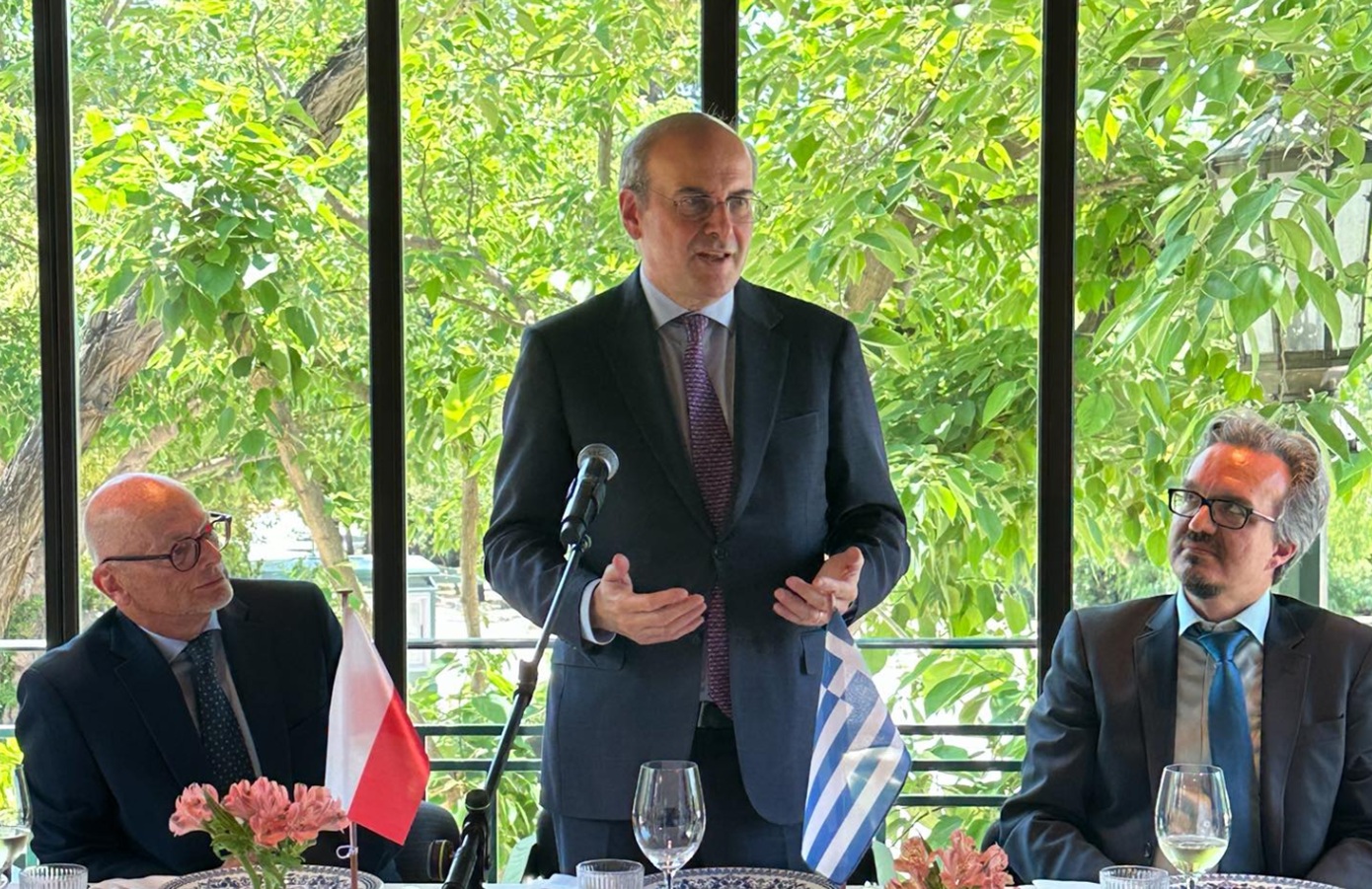 Χατζηδάκης προς πρέσβεις ΕΕ: Η ελληνική οικονομία αναγεννήθηκε εντυπωσιακά