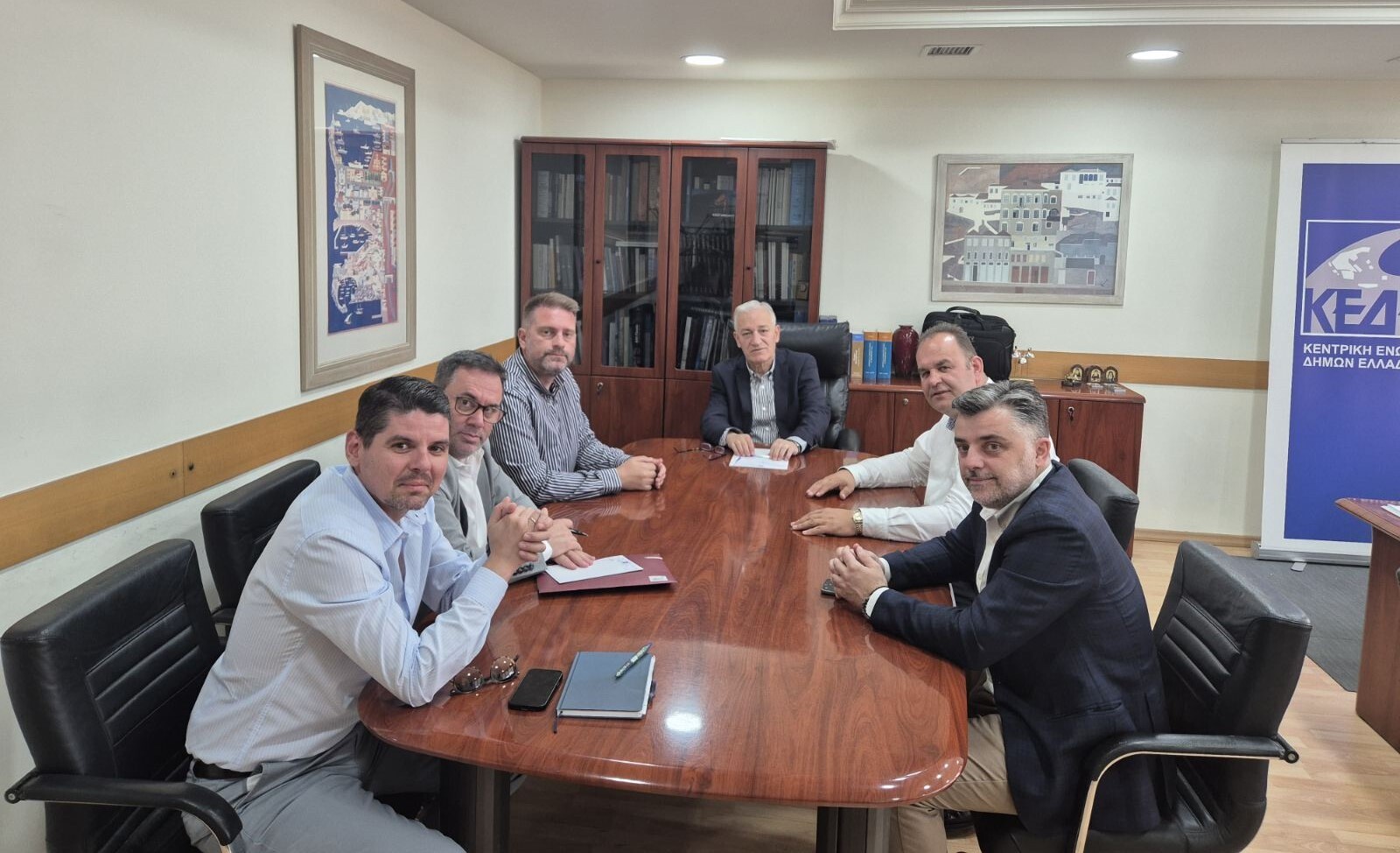 Ιστορική συνάντηση εκπροσώπων του Δικτύου Πόλεων με Λίμνες με τον Πρόεδρο της ΚΕΔΕ