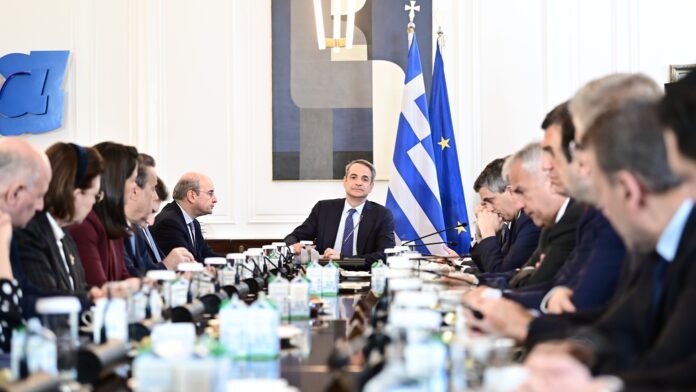 Σφοδρή σύγκρουση κυβέρνησης-αντιπολίτευσης σε κρίσιμα μέτωπα – Αντιπαράθεση για Γάζα, ελληνοτουρκικά και ΟΠΕΚΕΠΕ