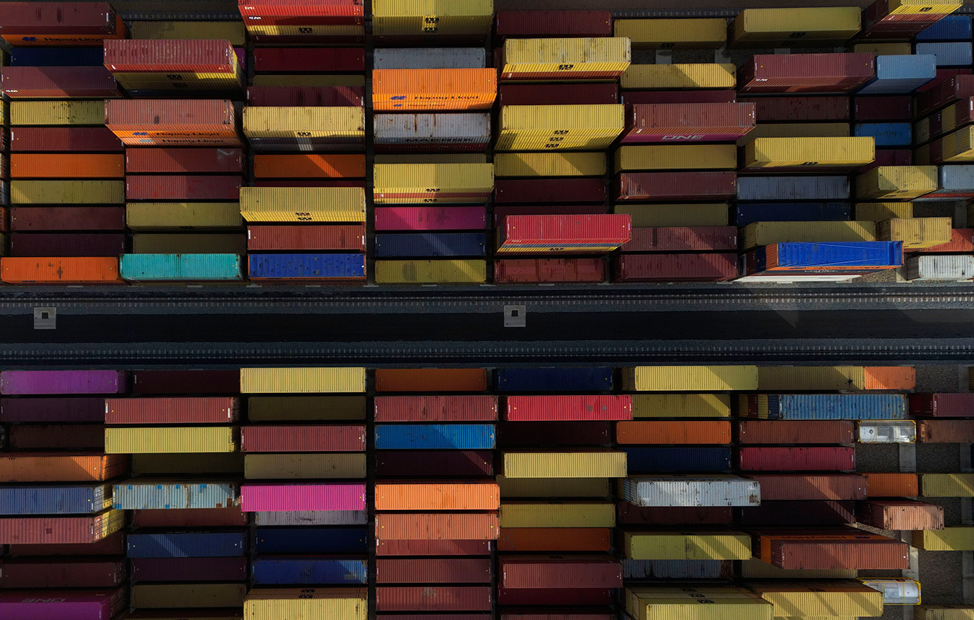 Εκτοξεύθηκε κατά 25% το εμπορικό έλλειμμα του Μαρτίου – Υποχώρηση εξαγωγών, εκτίναξη εισαγωγών