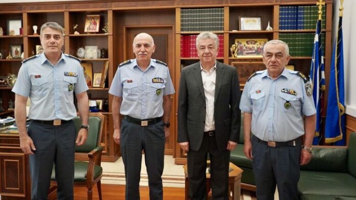 Συνάντηση κορυφής Περιφερειάρχη Κρήτης με τον Γενικό Επιθεωρητή Αστυνομίας Νοτίου Ελλάδας