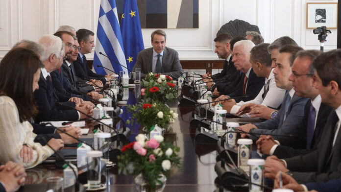 Σήμερα το κρίσιμο ραντεβού του Πρωθυπουργού με τους 13 Περιφερειάρχες της χώρας