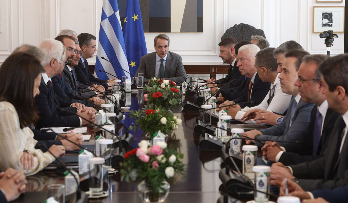 Σήμερα το κρίσιμο ραντεβού του Πρωθυπουργού με τους 13 Περιφερειάρχες της χώρας