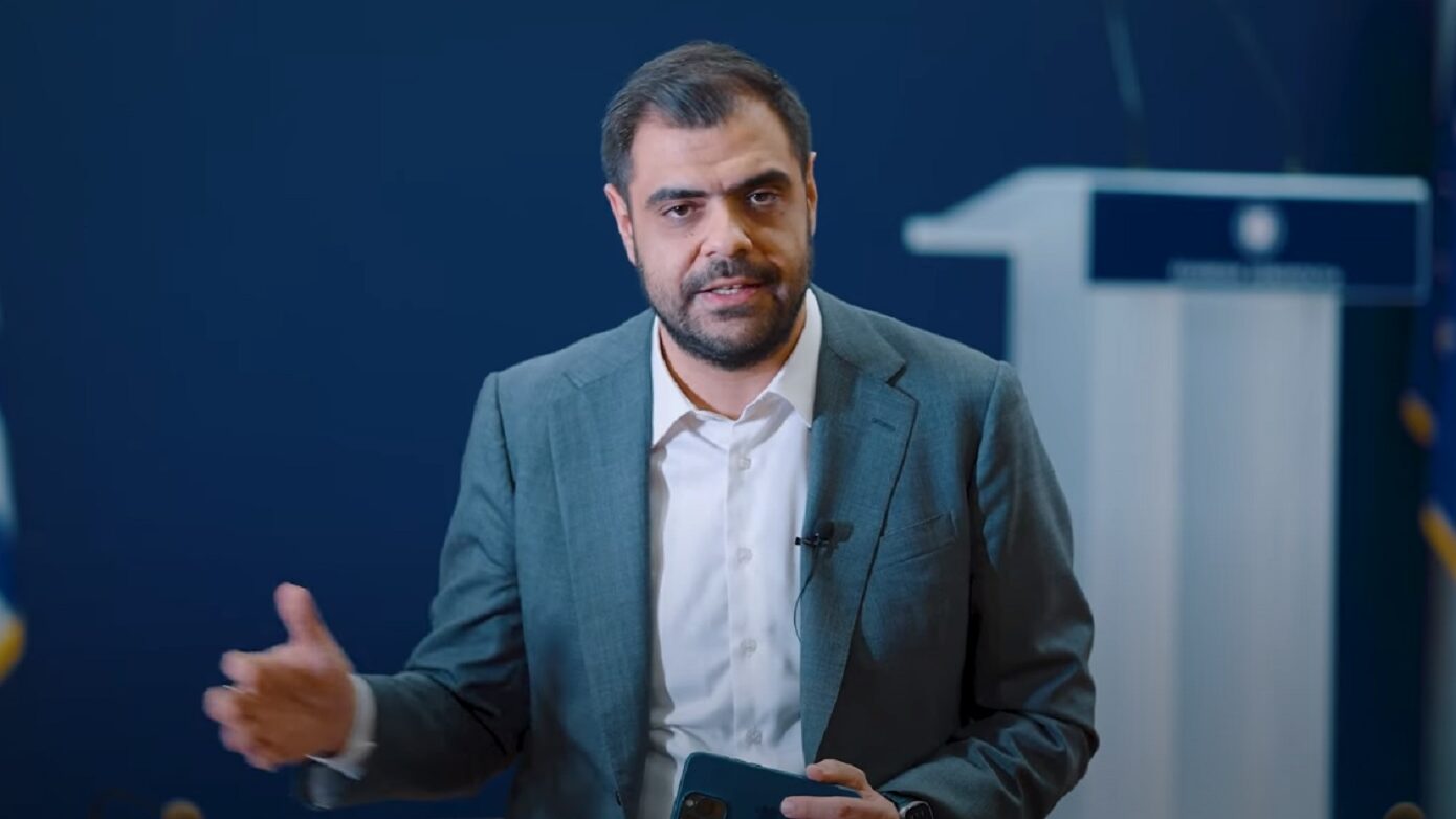 Μαρινάκης: «Εκπροσωπώ την κυβέρνηση που ανύψωσε την Ελλάδα και αμυντικά και διπλωματικά» – Η ηχηρή απάντηση στον Σαμαρά
