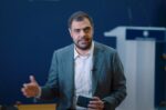 «Καρπώνονται οι Ρομά επιδόματα χωρίς κριτήρια;» – «Προγνώσεις για το Final-4;»: Οι αποκαλυπτικές απαντήσεις του Παύλου Μαρινάκη σε πολίτες