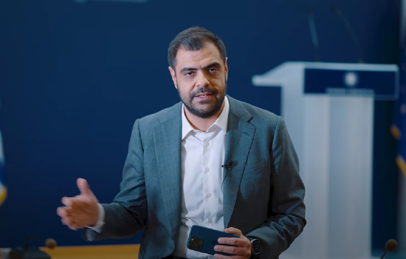 «Καρπώνονται οι Ρομά επιδόματα χωρίς κριτήρια;» – «Προγνώσεις για το Final-4;»: Οι αποκαλυπτικές απαντήσεις του Παύλου Μαρινάκη σε πολίτες