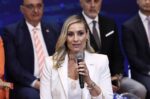 Ελεονώρα Μελέτη από τις Βρυξέλλες: Επιτέλους, ήρθε η στιγμή να σπάσουμε τη σιωπή για την ψυχική υγεία στον εργασιακό χώρο