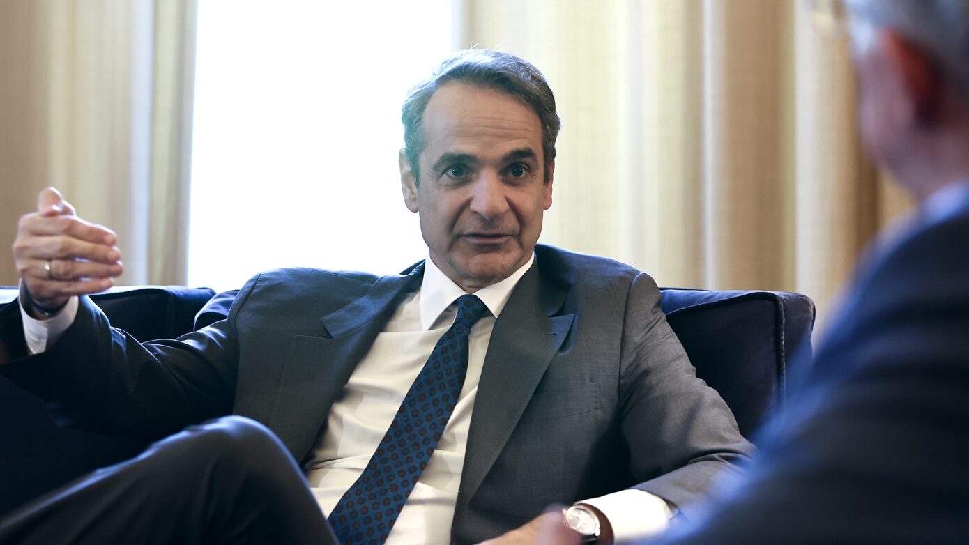 Το κυβερνητικό σχέδιο της συνταγματικής αναθεώρησης και το κυνήγι της συναίνεσης