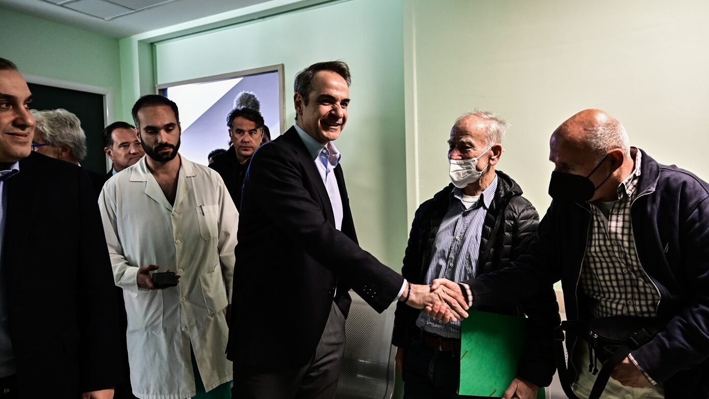 Εκτοξεύουν τη δημοσκοπική άνοδο της ΝΔ οι στοχευμένες παρεμβάσεις στην καθημερινότητα