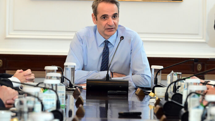 Κρίσιμη σύσκεψη το Σάββατο στο Μαξίμου για τη θωράκιση των πανεπιστημίων μετά την επίθεση στη Νομική