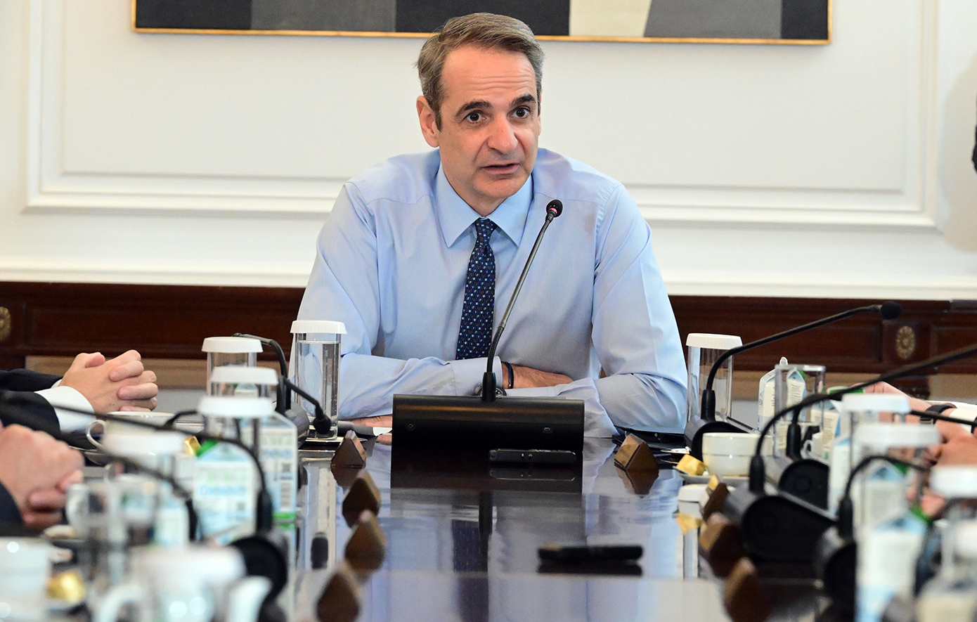 Κρίσιμη σύσκεψη το Σάββατο στο Μαξίμου για τη θωράκιση των πανεπιστημίων μετά την επίθεση στη Νομική