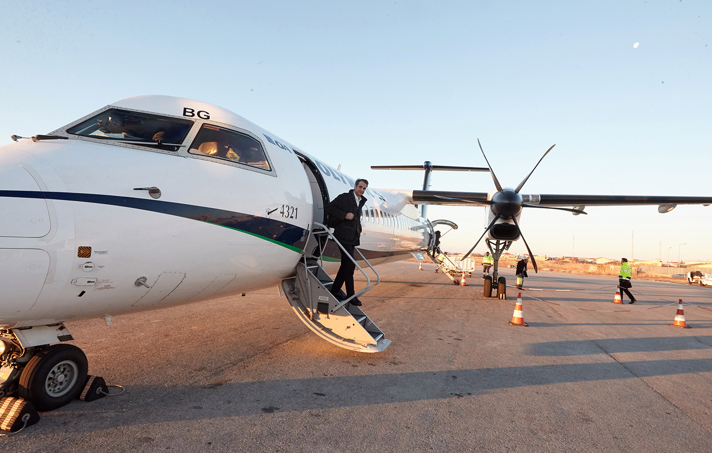 Πετάει για Αμερική ο Μητσοτάκης – Θα τιμήσει τις αποφοιτήσεις των παιδιών του