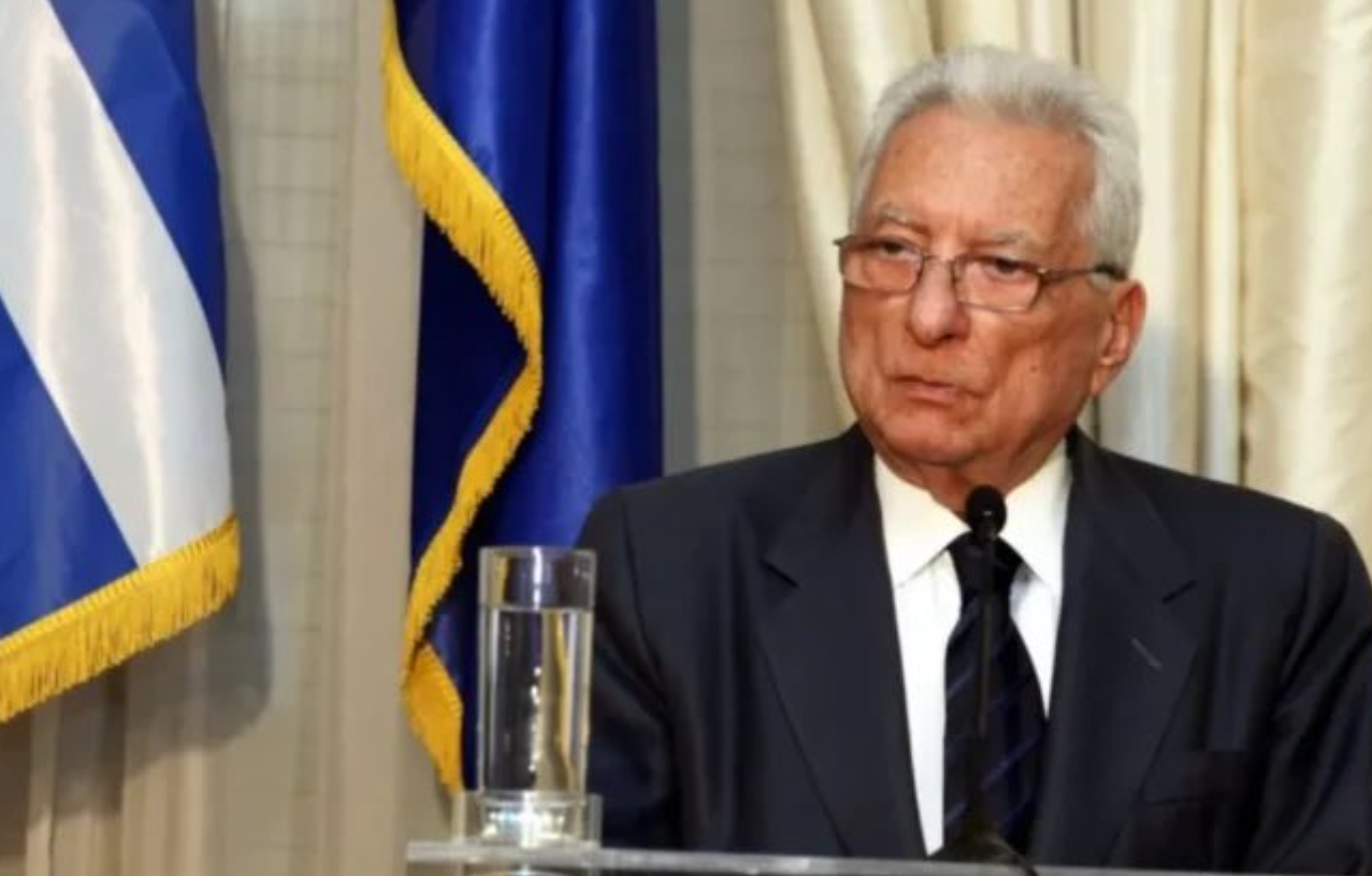 Κωστής Χατζηδάκης για την απώλεια του Πέτρου Μολυβιάτη: «Έφυγε ένας ευπατρίδης, τον αποχαιρετούμε με βαθύ σεβασμό»