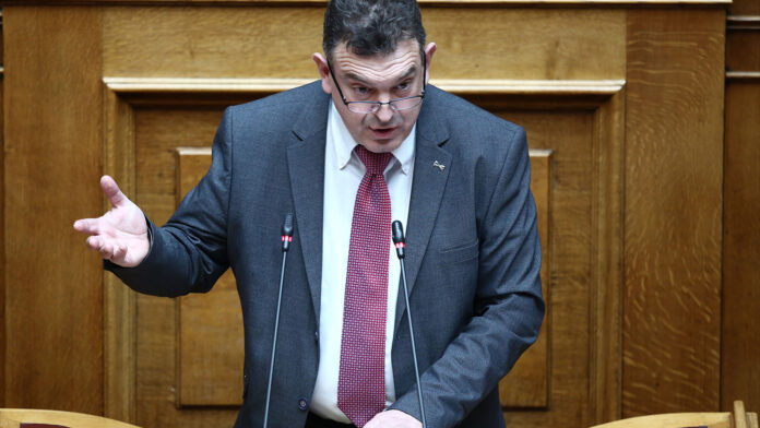 Ο Νατσιός της «Νίκης» αποπέμπει τον βουλευτή Νίκο Παπαδόπουλο – «Να επιστρέψει την έδρα του»