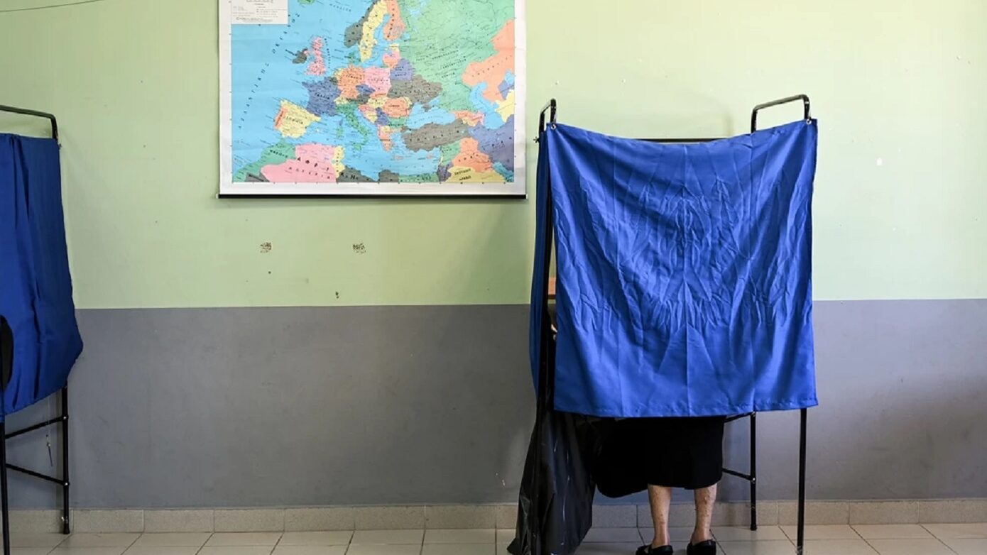 Σαρωτικό προβάδισμα της Νέας Δημοκρατίας στις δημοσκοπήσεις MRB και Pulse: Εντυπωσιακή η αποδοχή στην άρση μονιμότητας