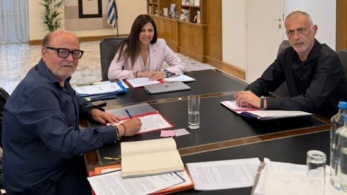 Συνάντηση εργασίας Δημάρχου Πειραιά με την Υπουργό Παιδείας