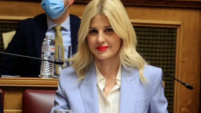 Έλενα Ράπτη: Θωρακίζουμε τη γυναίκα, την οικογένεια και την ισότητα