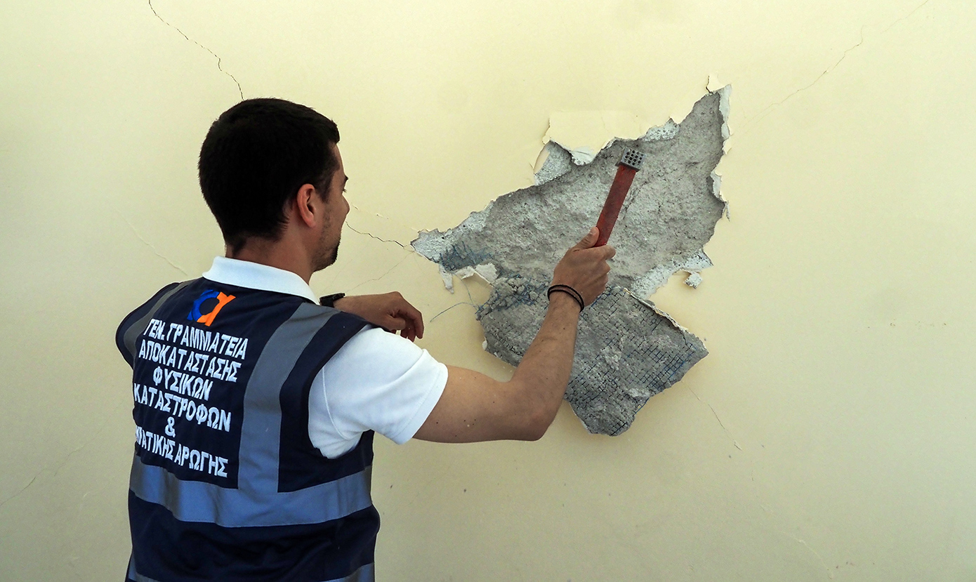 Εντατικοποιούνται οι έλεγχοι και οι αυτοψίες στην Εύβοια – «Μεγάλη επαγρύπνηση από κατοίκους που διαμένουν σε παλαιά σπίτια»