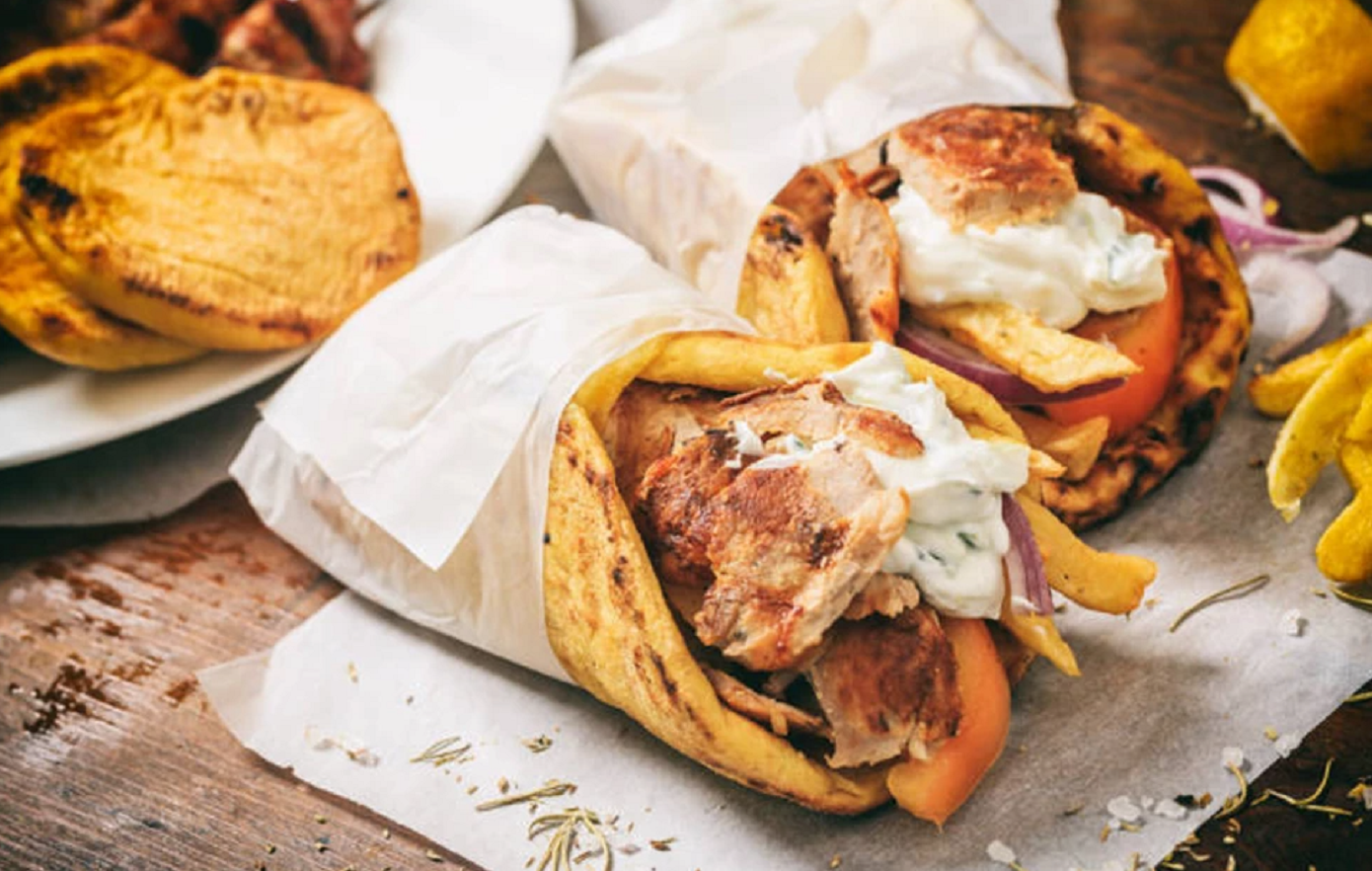 Η τιμή στο σουβλάκι εκτοξεύεται στα 7 ευρώ – Προσιτό μόνο αν είναι μικρό ή στερείται πατάτες και συνοδευτικά