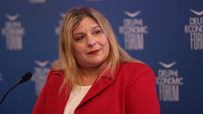 Μαρία Συρεγγέλα: Στις σύγχρονες δημοκρατίες απαγορεύονται εργαζόμενοι δύο ταχυτήτων